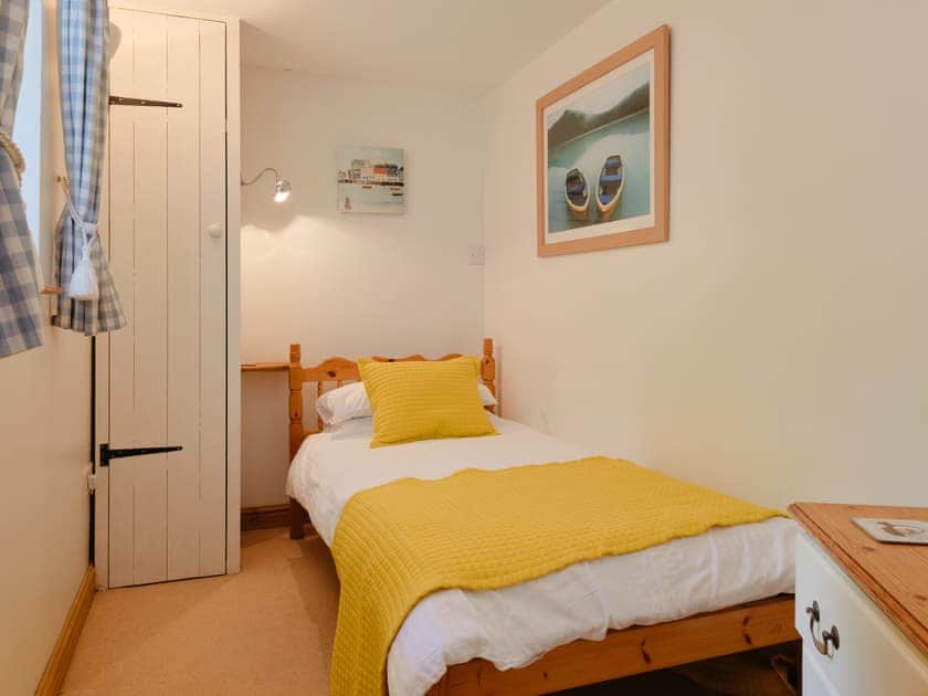 Single bedroom | The Barn - Chypons Farm, Nancledra, near St Ives