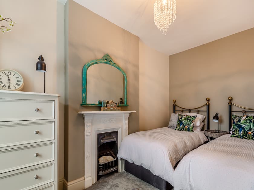 Twin bedroom | Hideaway House, Portland 