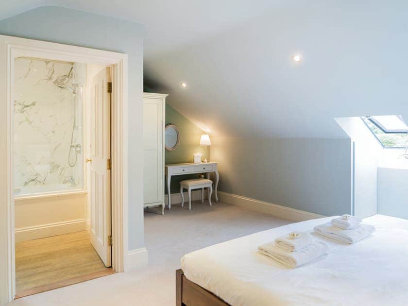 Super King ensuite | The Grange Farmhouse, Sculthorpe
