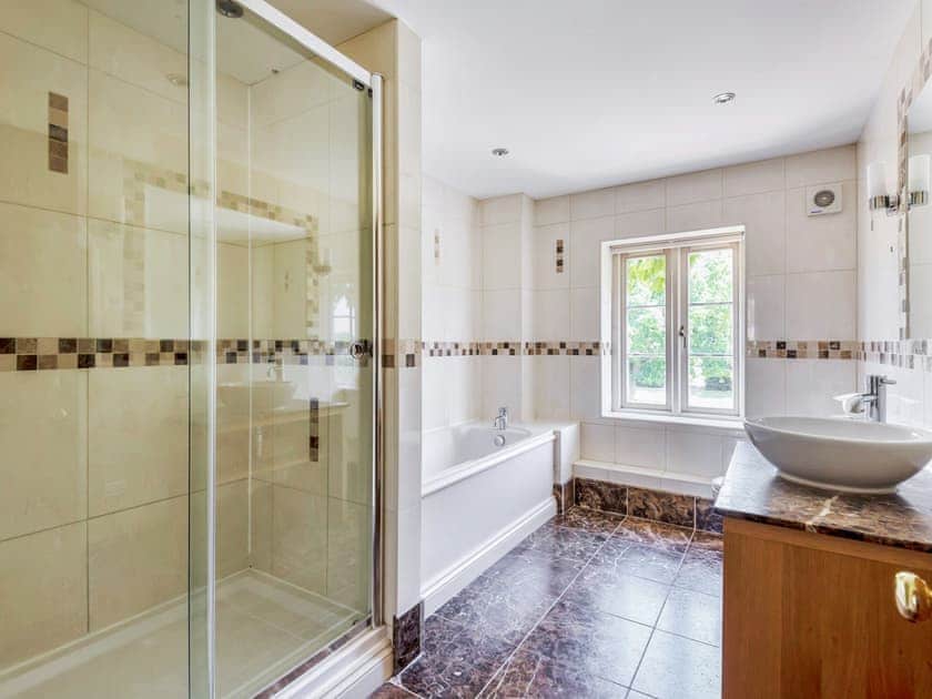 Main Bathroom | The Grange Farmhouse, Sculthorpe