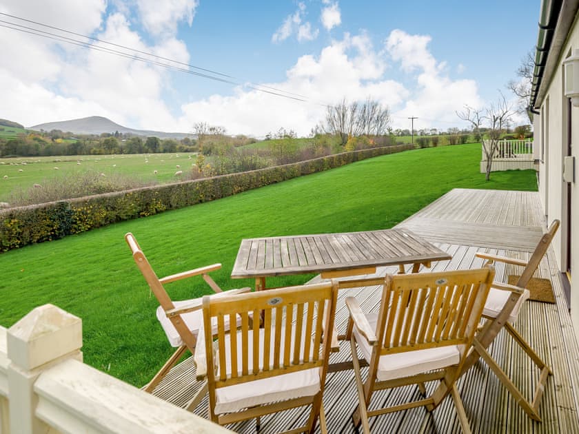Sitting-out-area | Old Oak Cottages-Country Cottage - Old Oak Cottages, Brecon, Near Hay-on-Wye