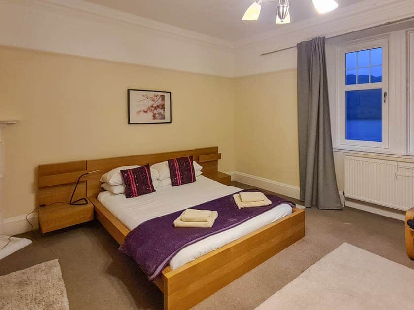 Double bedroom | Lochside House - Lochside Holidays, Stronachlachar