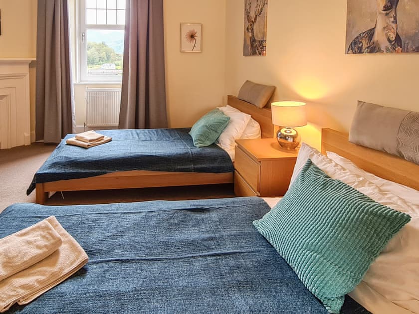 Twin bedroom | Lochside House - Lochside Holidays, Stronachlachar
