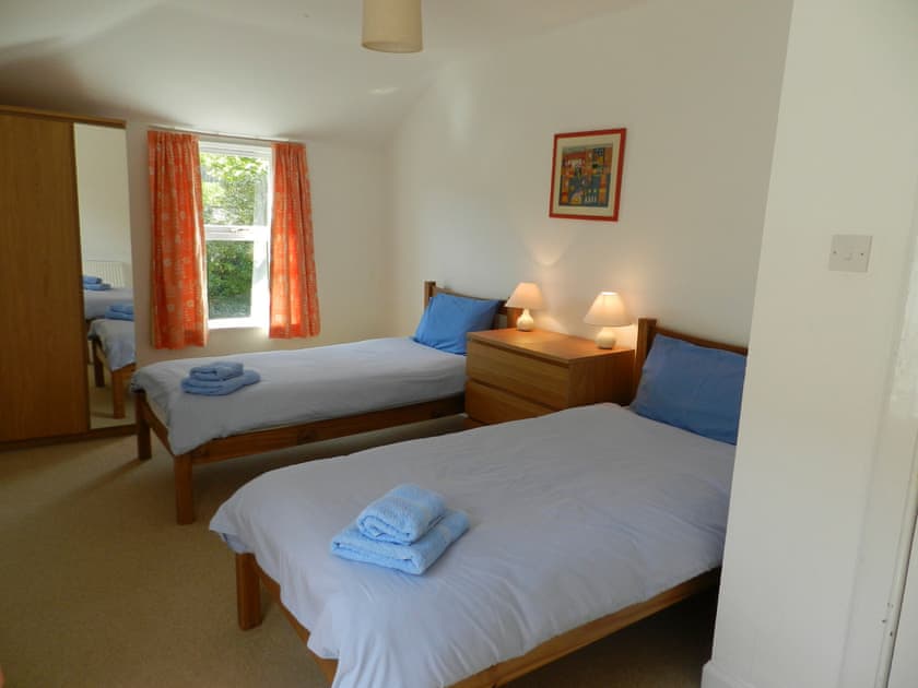 Twin bedroom | Heathfield House, Brodick, Isle of Arran