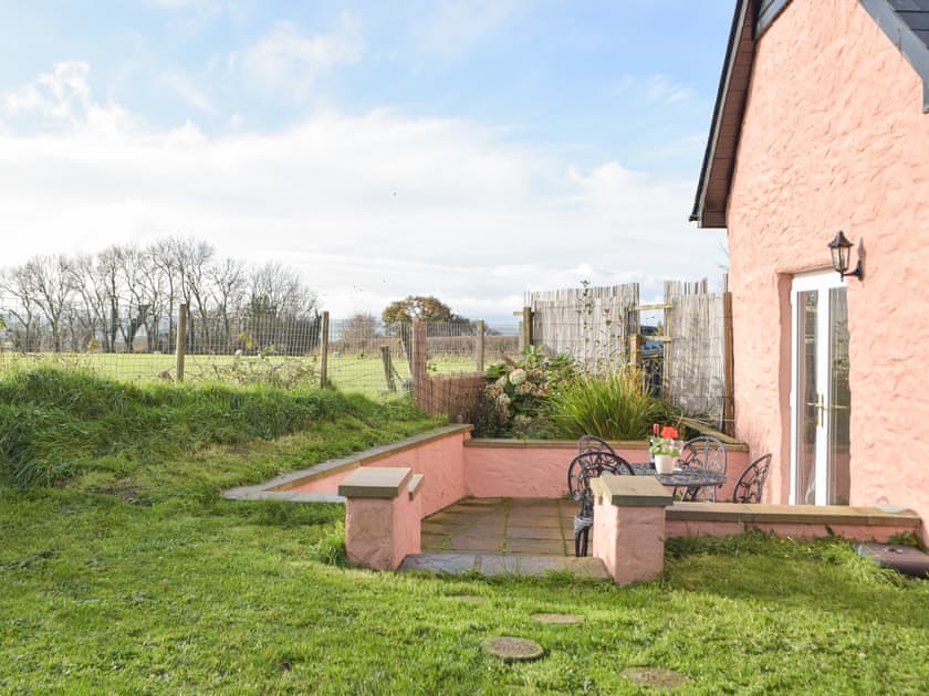 Outdoor area | Welshouse, Henllan