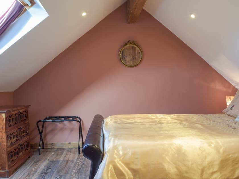Double bedroom | Welshouse, Henllan