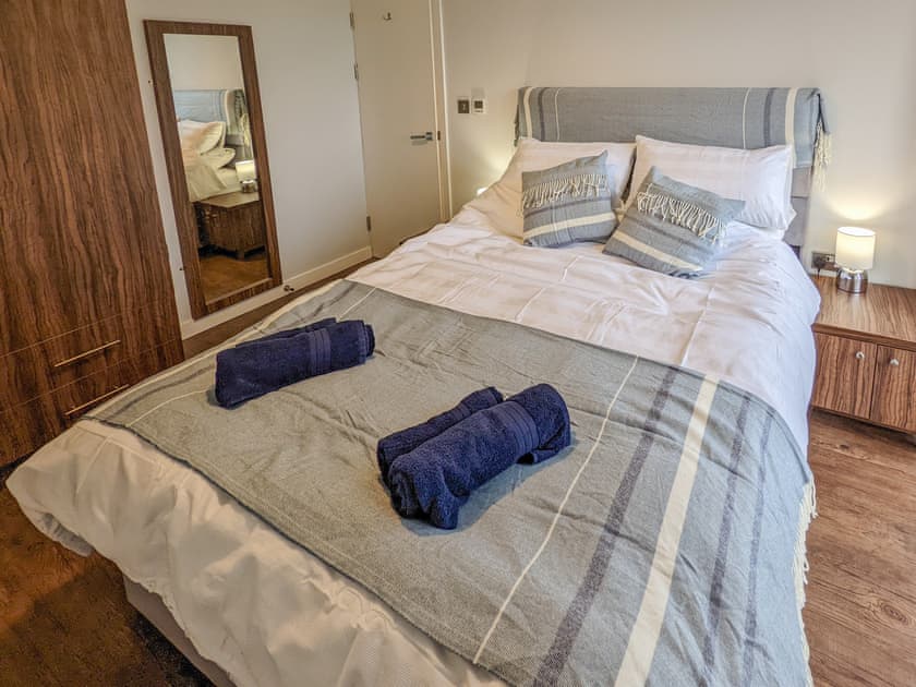 Double bedroom | Folly View, Newport