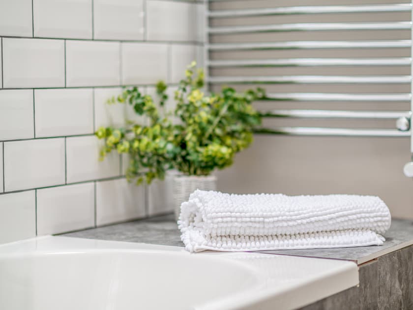 Bathroom | Y Cwtsh, Llandeilo