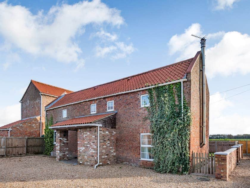 Exterior | Owl Barn, Benington