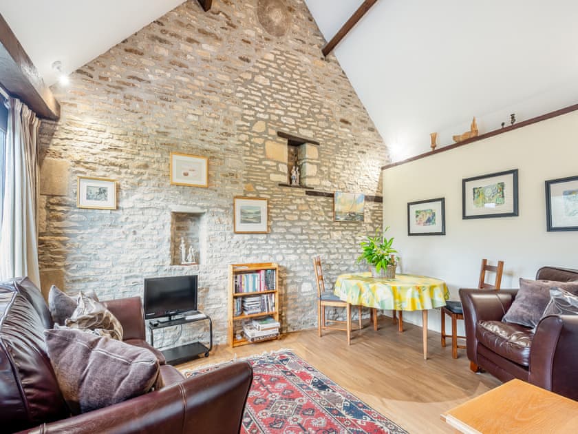 Living room | Poachers Cottage - Thickwood House Garden Cottages, Colerne, near Bath