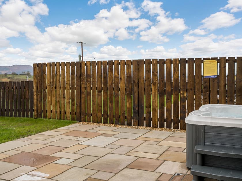 Hot tub | Iora Rua - Gartclach Farm, Gartmore, near Stirling