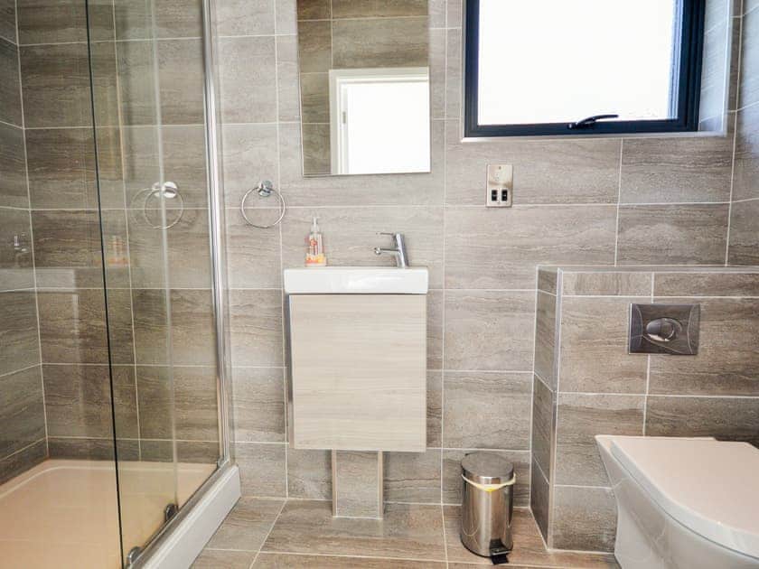 Bathroom | The Overlook, Ventnor
