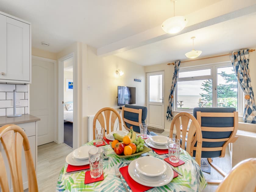 Open plan living space | 4 Mount Brioni - Mount Brioni Holiday Apartments, Torpoint