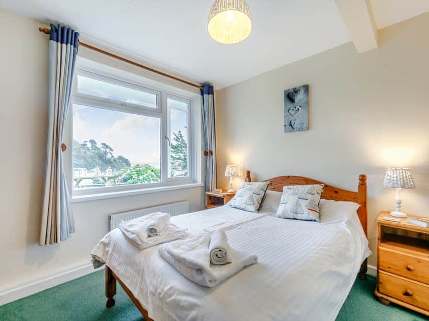 Double bedroom | 5 Mount Brioni - Mount Brioni Holiday Apartments, Torpoint