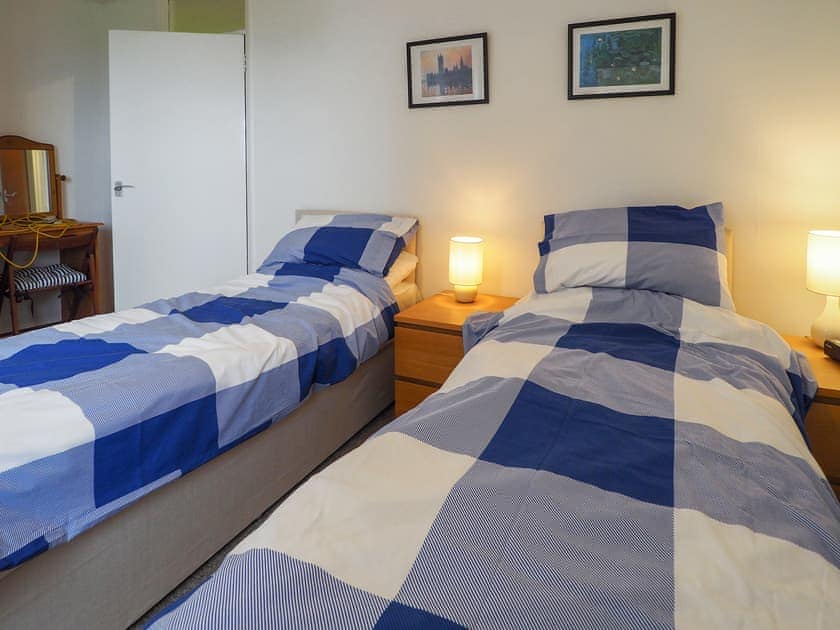 Twin bedroom | Galley Hill Aspect, Bexhill On Sea