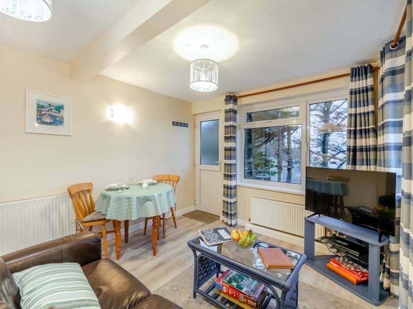 Living area | 8 Mount Brioni - Mount Brioni Holiday Apartments, Torpoint