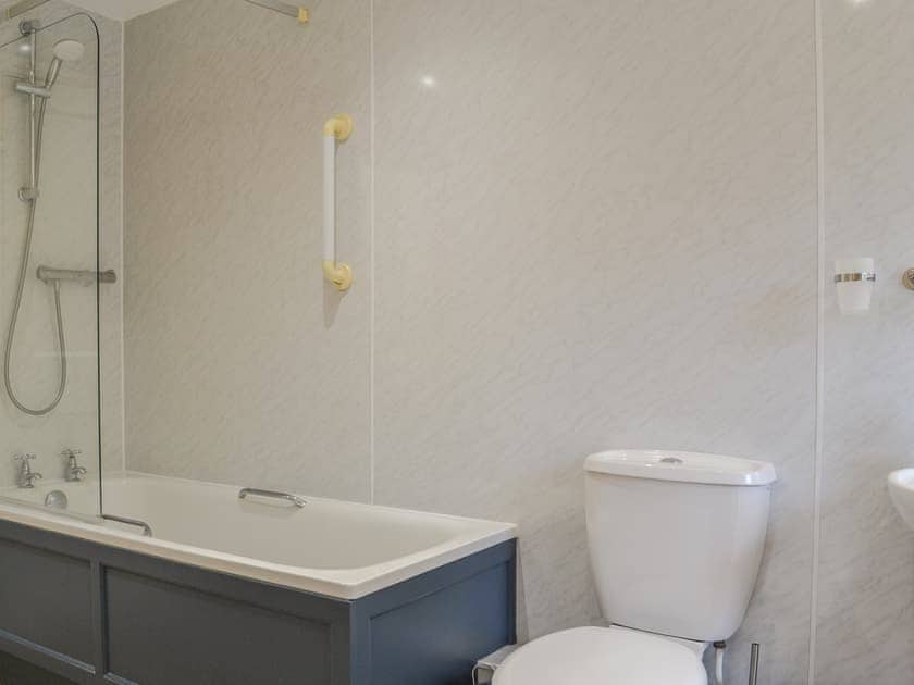 Bathroom | Laundry Cottage - Thorpe Hall Cottages, Rudston, near Bridlington