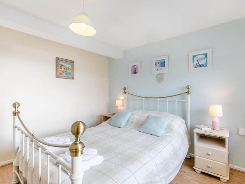 Double bedroom | 1 Mount Brioni - Mount Brioni Holiday Apartments, Torpoint