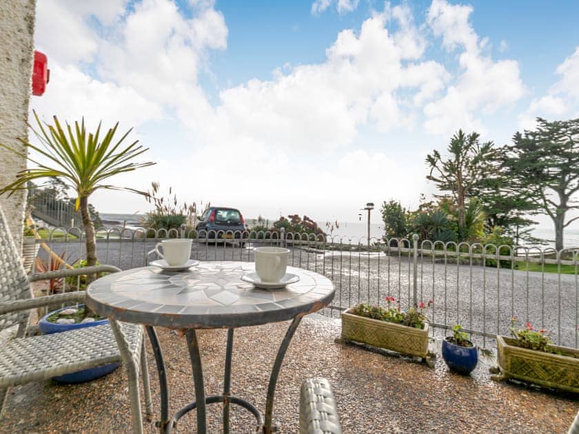Sitting-out-area | 1 Mount Brioni - Mount Brioni Holiday Apartments, Torpoint