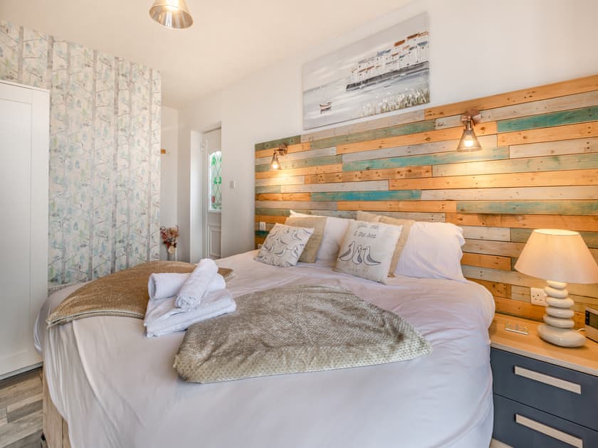 Double bedroom | Driftwood - Blue Waters Apartments, Goodrington, near Paignton