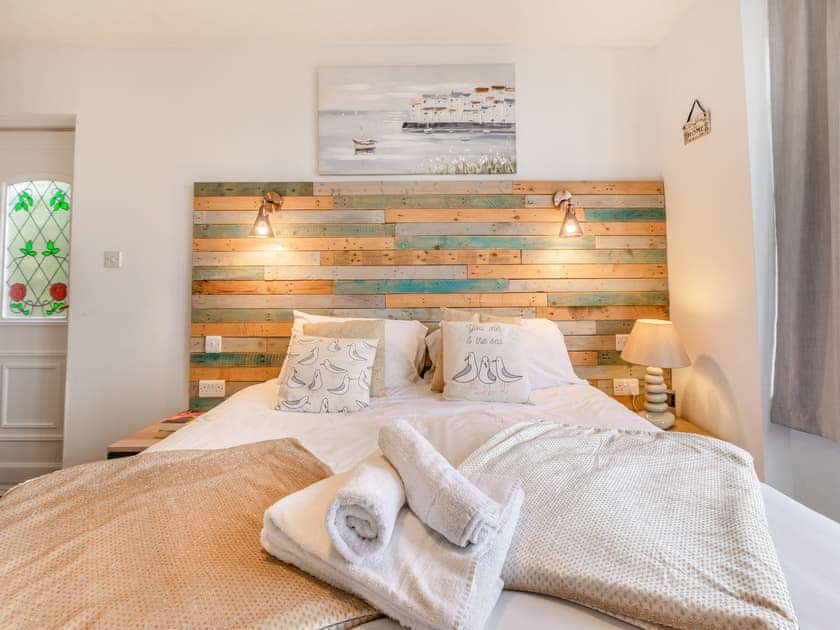 Double bedroom | Driftwood - Blue Waters Apartments, Goodrington, near Paignton