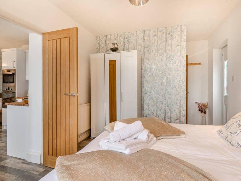 Double bedroom | Driftwood - Blue Waters Apartments, Goodrington, near Paignton