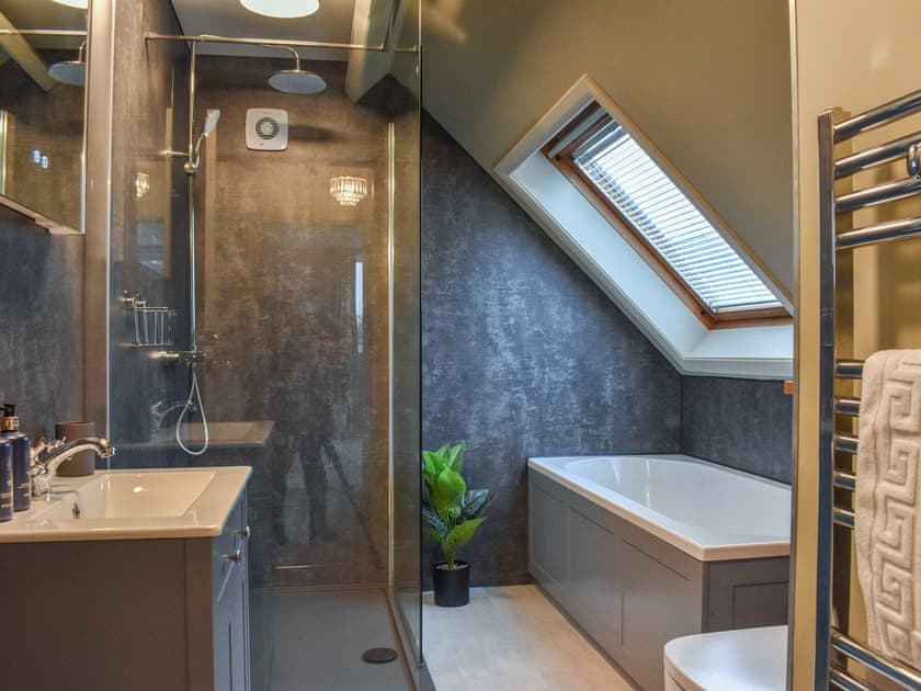Bathroom | Woodman House, Sleights, near Whitby