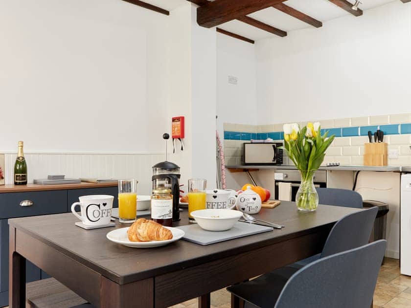 Kitchen/diner | The Pig Barn - Nether Burrows Farm, Ashbourne, near Derby