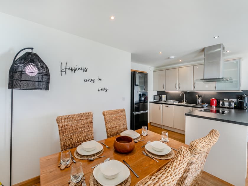 Dining Area | 24 Mount Brioni - Mount Brioni, Seaton