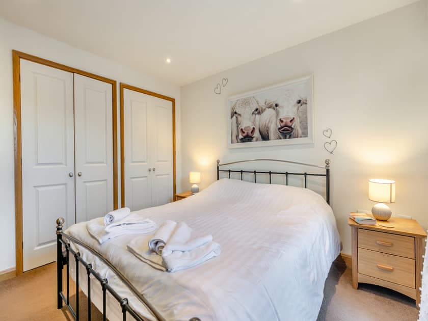 Double bedroom | 24 Mount Brioni - Mount Brioni, Seaton