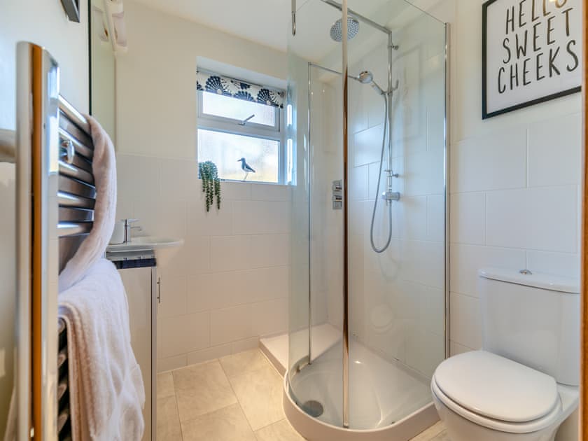 Shower room | 24 Mount Brioni - Mount Brioni, Seaton