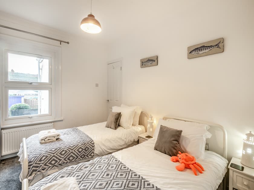 Twin bedroom | Crab Cottage, Cromer