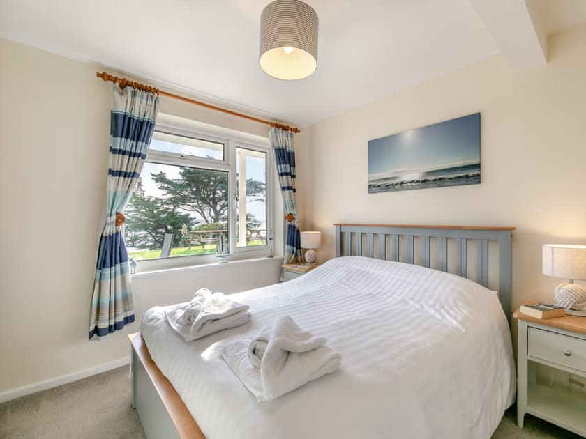 Double bedroom | 3 Mount Brioni - Mount Brioni Holiday Apartments, Torpoint