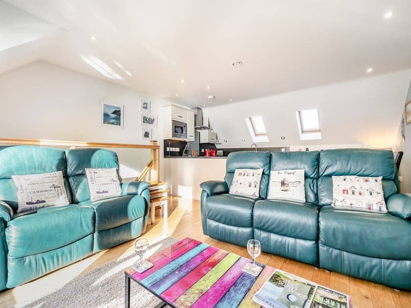 Open plan living space | 27 Mount Brioni - Mount Brioni, Seaton