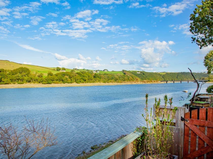 Garden and grounds | Riverside Apartment, Bideford