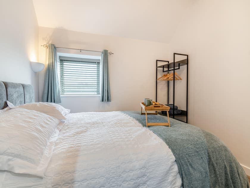 Kingsize bedroom  | The Parlour - Fern Farm, Fylingdales, near Whitby