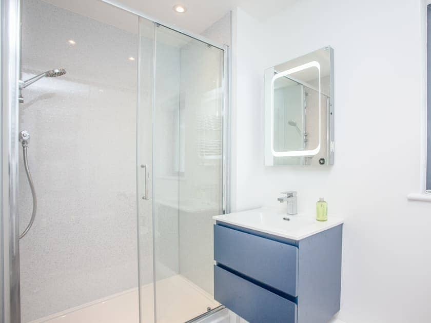 En-suite | Primrose - Bincombe Country Cottages, Over Stowey, near Bridgwater