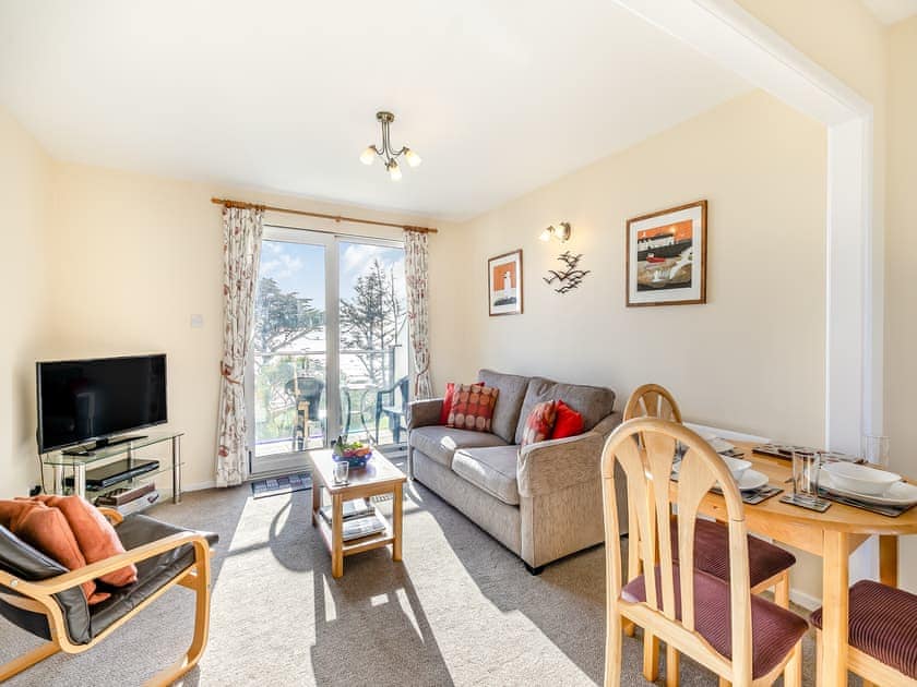 Open plan living space | 9 Mount Brioni - Mount Brioni Holiday Apartments, Torpoint