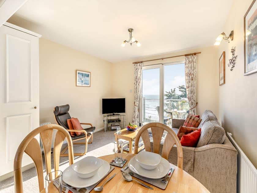 Dining Area | 9 Mount Brioni - Mount Brioni Holiday Apartments, Torpoint