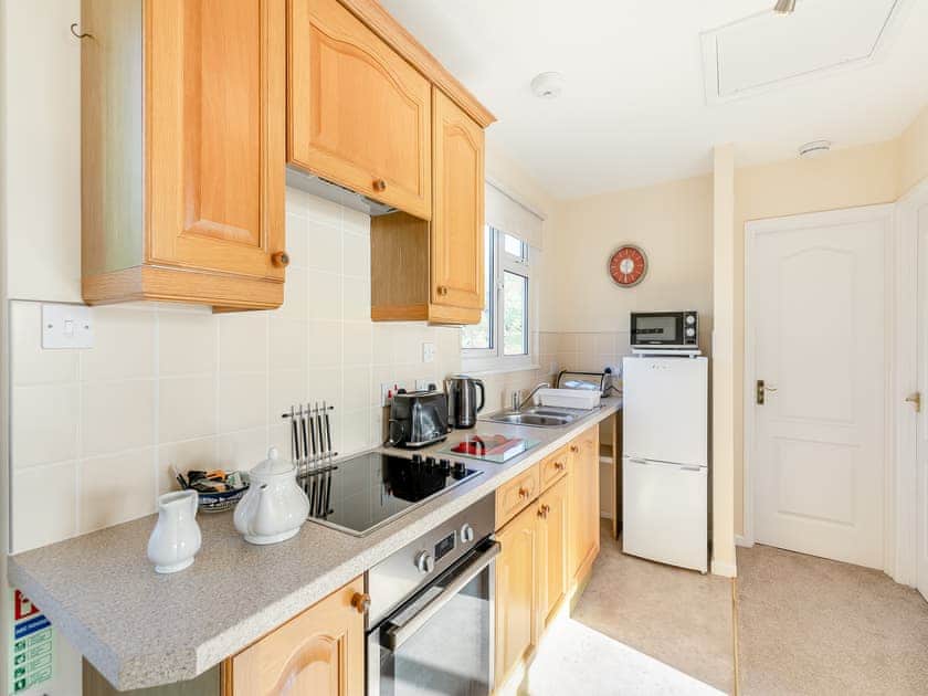 Kitchen area | 9 Mount Brioni - Mount Brioni Holiday Apartments, Torpoint