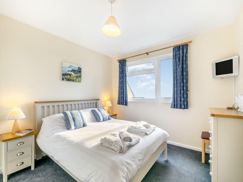 Double bedroom | 9 Mount Brioni - Mount Brioni Holiday Apartments, Torpoint