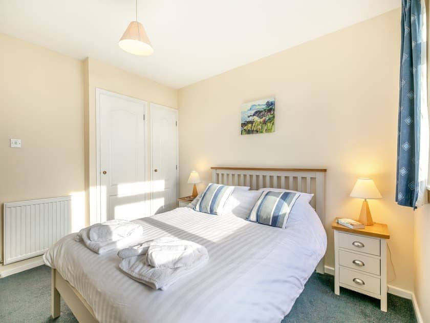 Double bedroom | 9 Mount Brioni - Mount Brioni Holiday Apartments, Torpoint