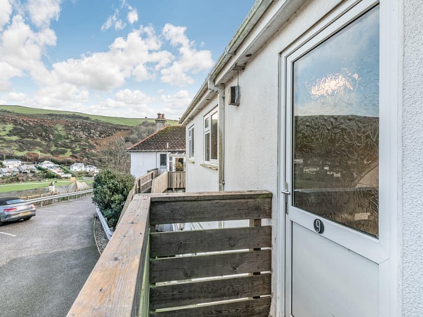 Exterior | 9 Mount Brioni - Mount Brioni Holiday Apartments, Torpoint