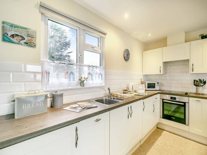 Kitchen area | 11 Mount Brioni - Mount Brioni Holiday Apartments, Torpoint