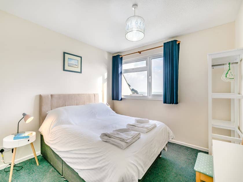 Double bedroom | 11 Mount Brioni - Mount Brioni Holiday Apartments, Torpoint