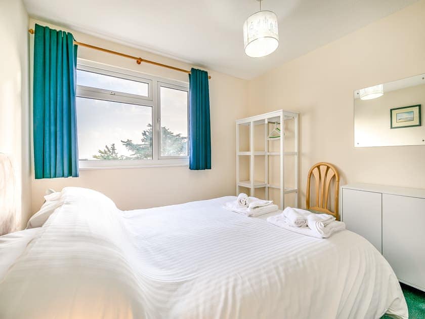 Double bedroom | 11 Mount Brioni - Mount Brioni Holiday Apartments, Torpoint