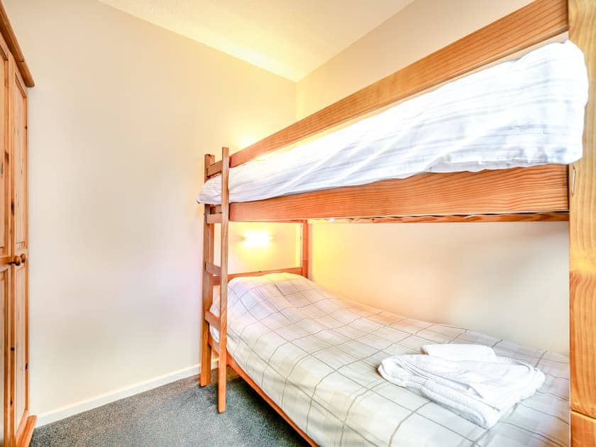 Bunk bedroom | 11 Mount Brioni - Mount Brioni Holiday Apartments, Torpoint