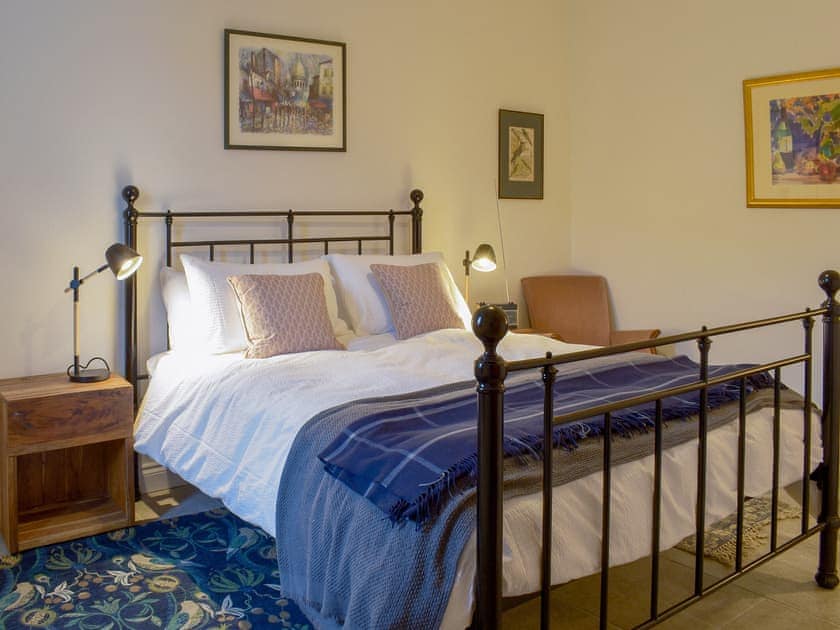 Double bedroom | Tweedford Cottage - Drumelzier Place Farm, Drumelzier, near Peebles