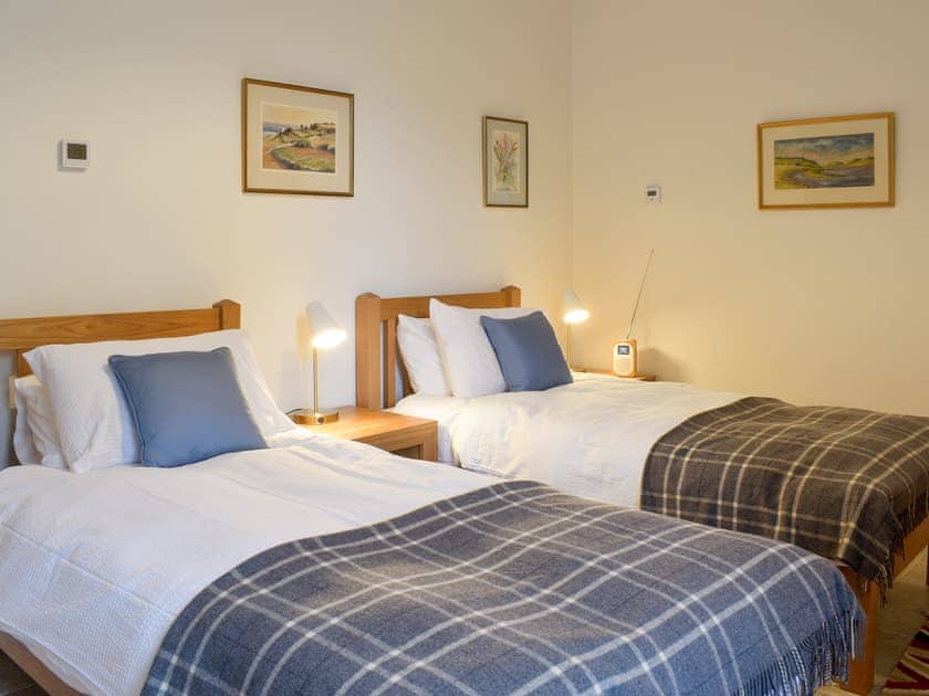 Twin bedroom | Tweedford Cottage - Drumelzier Place Farm, Drumelzier, near Peebles