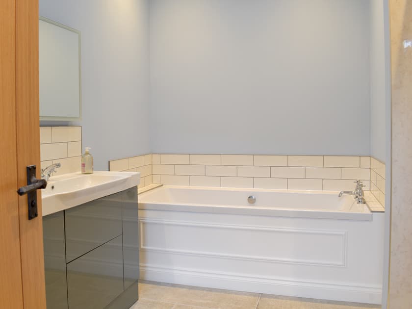 Bathroom | Tweedford Cottage - Drumelzier Place Farm, Drumelzier, near Peebles